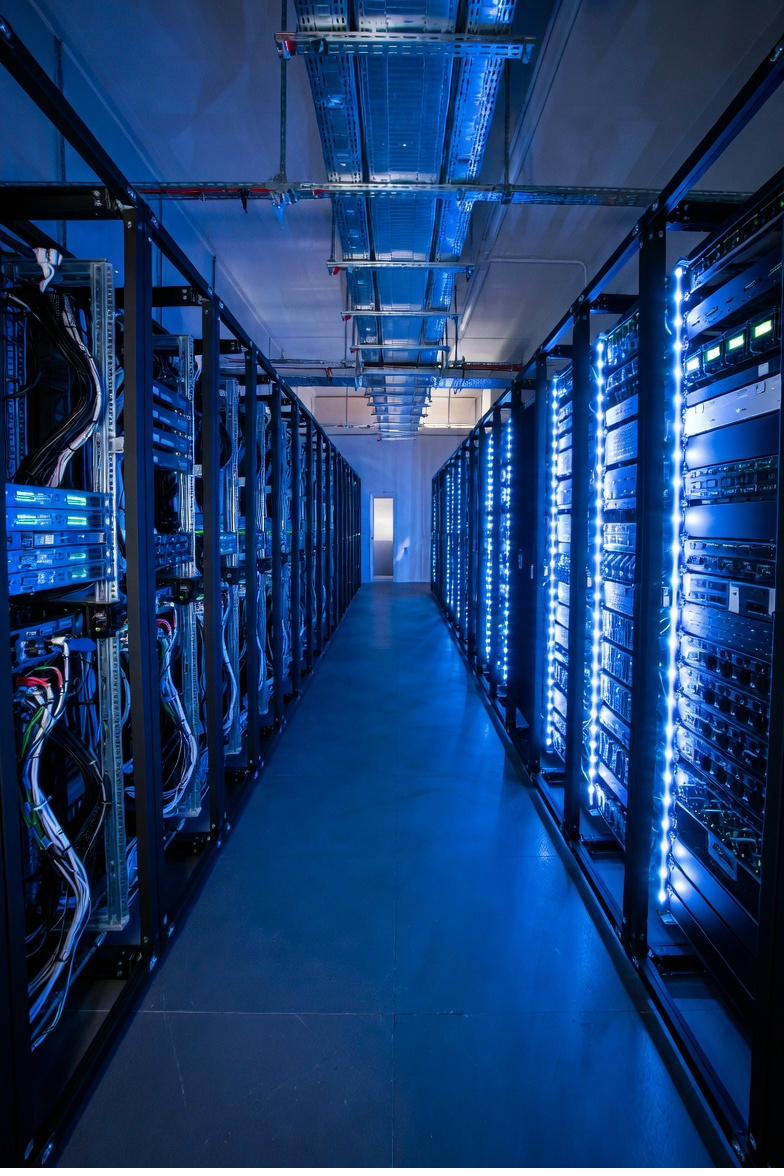 Data Center — Zero Downtime Generator